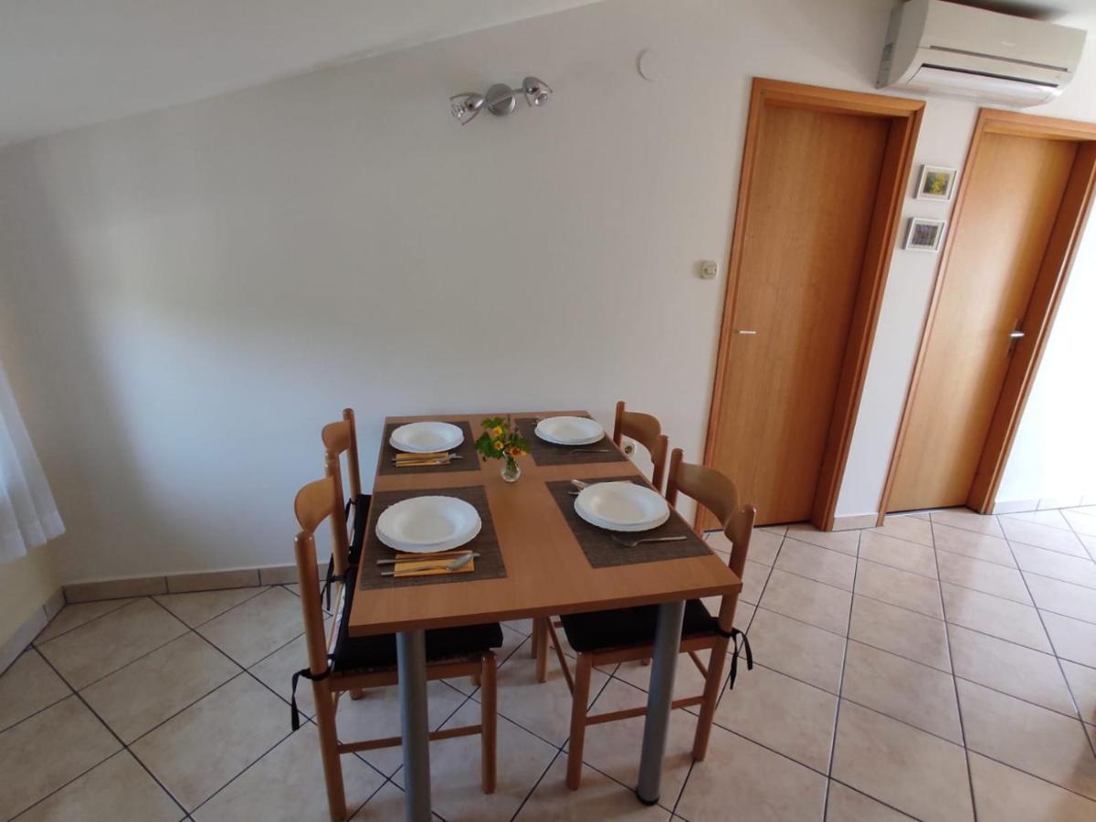Apartmani Danica Risika Eksteriør billede